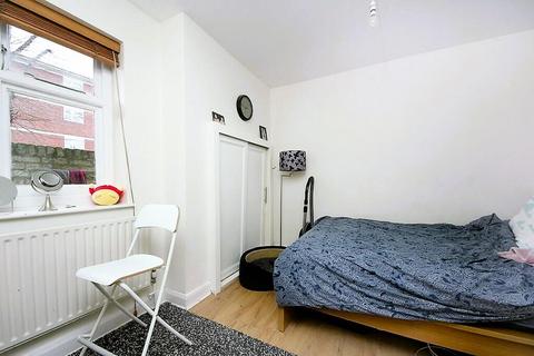 2 bedroom flat to rent, Gordon Road, W5