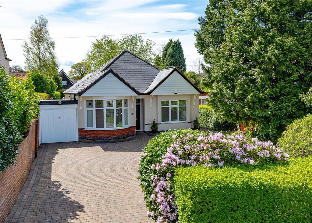 Mount Road, Penn, Wolverhampton 4 bed detached bungalow for sale £525,000