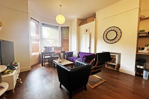 2 bedroom flat to rent, 2 Vivian Avenue, Nottingham NG5