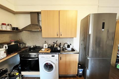 2 bedroom flat to rent, 2 Vivian Avenue, Nottingham NG5
