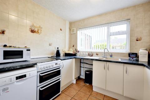 3 bedroom terraced house for sale, Weldbank Close, Chilwell, Nottingham