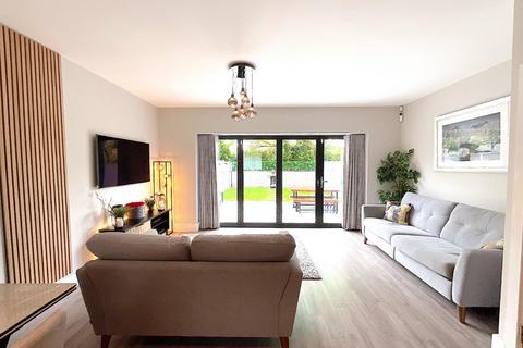 8 Bempton Drive, Manchester, M20 2WD