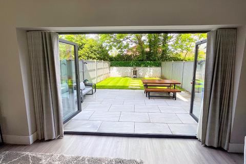 8 Bempton Drive, Manchester, M20 2WD