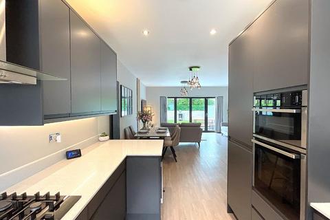 8 Bempton Drive, Manchester, M20 2WD