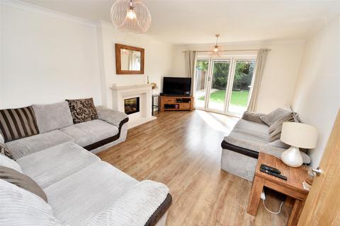 4 bedroom detached house for sale, The Ridings, Canvey Island SS8