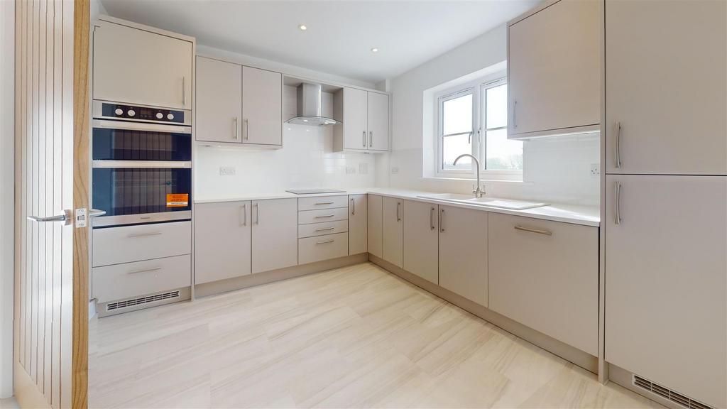 33-Kingbarrow-Drive-Kitchen 1.jpg