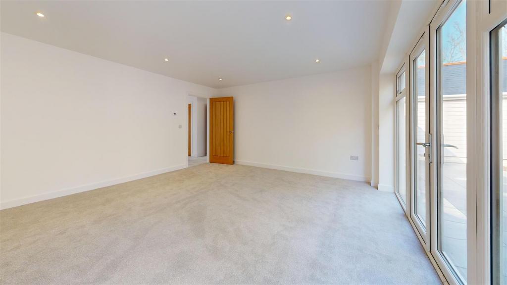 33-Kingbarrow-Drive-Bedroom.jpg