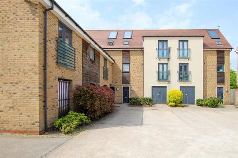 2 bedroom property to rent, Burlton Road, Cambridge CB3