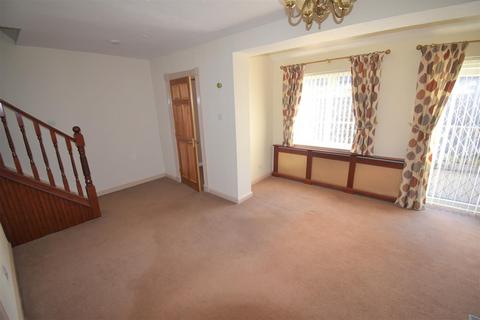 2 bedroom house to rent, Heathfield Mews, Huddersfield HD7