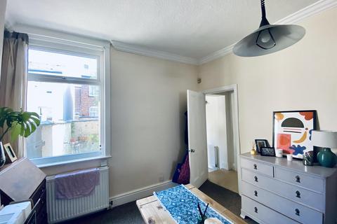 2 bedroom terraced house to rent, New Barton Street, Salford M6
