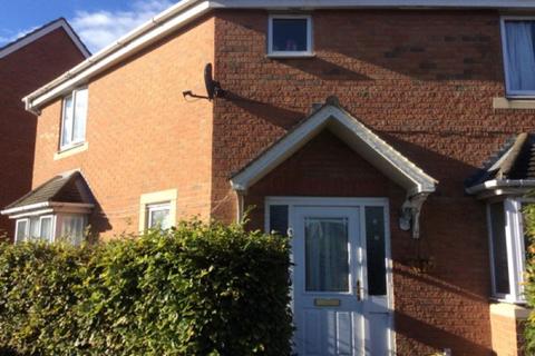 3 bedroom house to rent, Rose Close - Corby