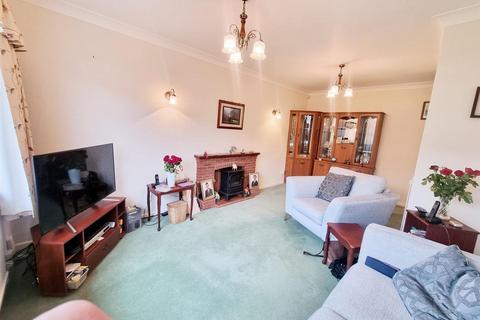 2 bedroom semi-detached bungalow for sale, Lilac Avenue, Streetly, Sutton Coldfield
