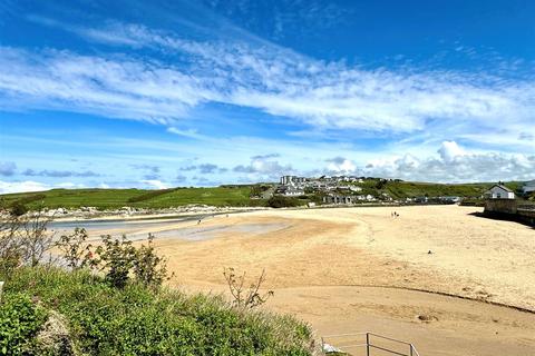 2 bedroom apartment to rent, Beach Road, Newquay TR7