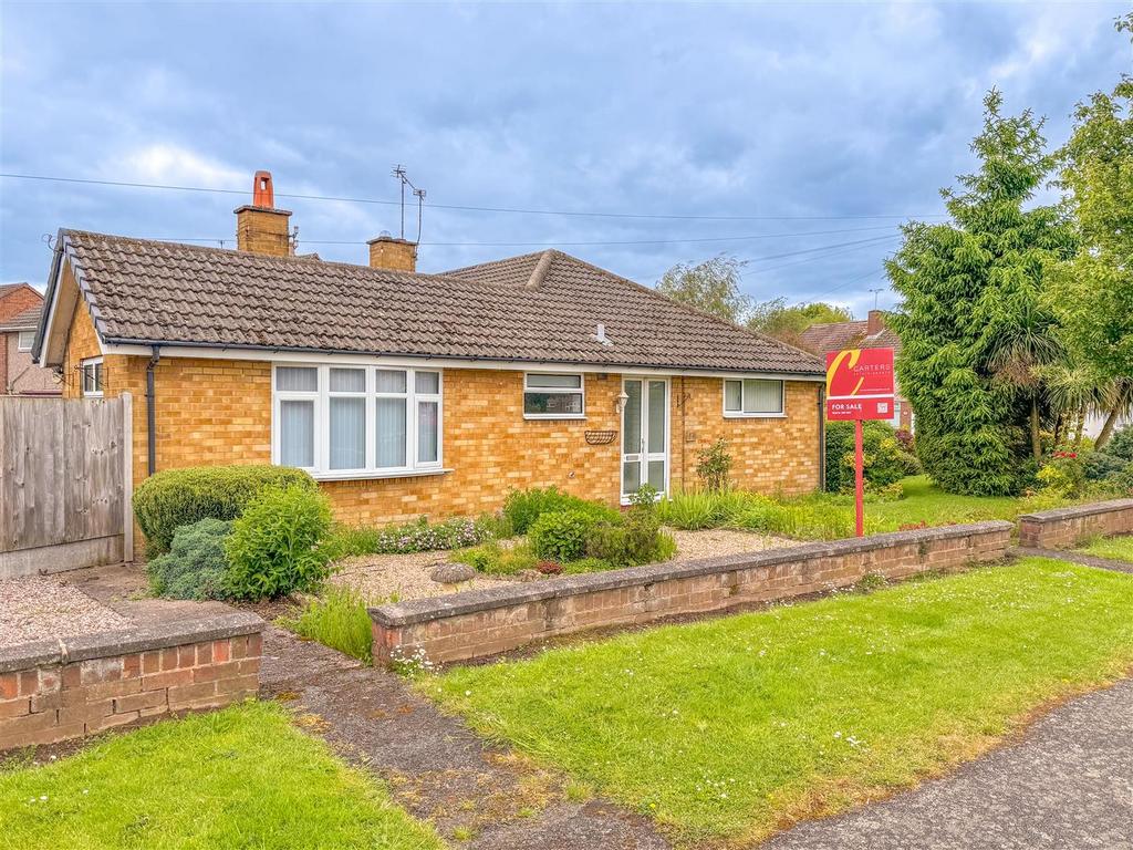 Scott Avenue Weddington 2 Bed Semi Detached Bungalow For Sale £250 000