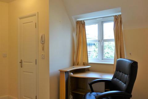 2 bedroom flat to rent, Wharf Lane, Solihull B91