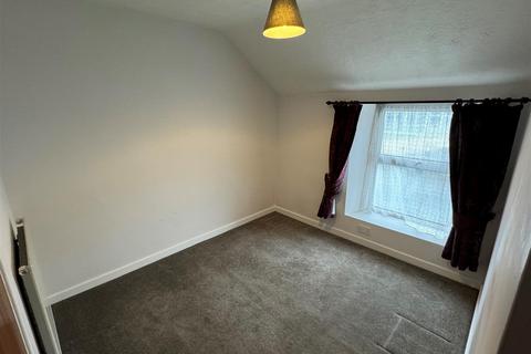 2 bedroom end of terrace house to rent, Chapel Road, Indian Queens TR9