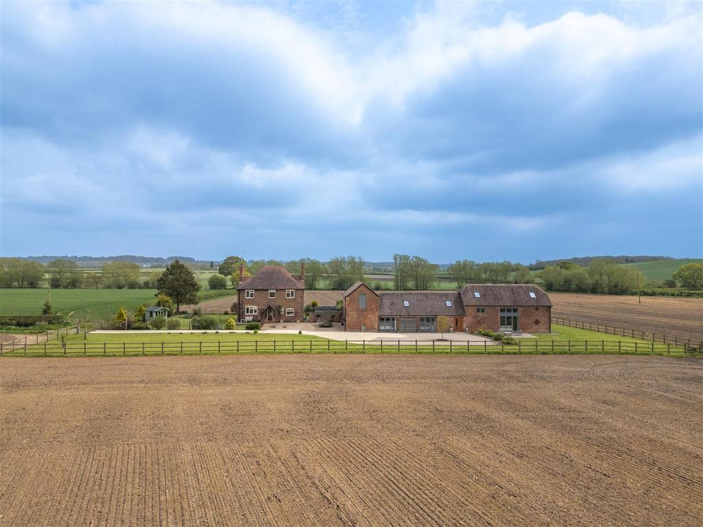 Bosworth Road, Congerstone, Nuneaton 8 bed character property £1,925,000