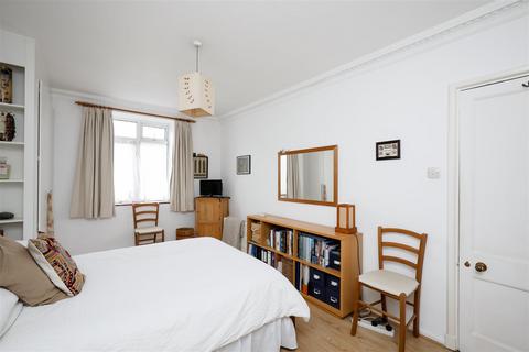1 bedroom flat for sale, Millbrooke Court Keswick Road, London