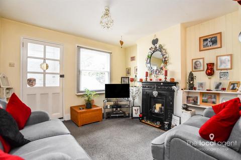 45 Meadow Walk, Epsom, KT17 2EF