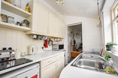 45 Meadow Walk, Epsom, KT17 2EF