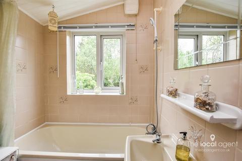 45 Meadow Walk, Epsom, KT17 2EF