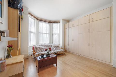 Studio for sale, Knights Hill, West Norwood, SE27