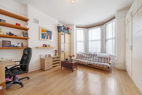 Studio for sale, Knights Hill, West Norwood, SE27