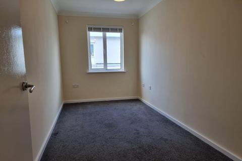 2 bedroom flat to rent, The Avenue, Wembley