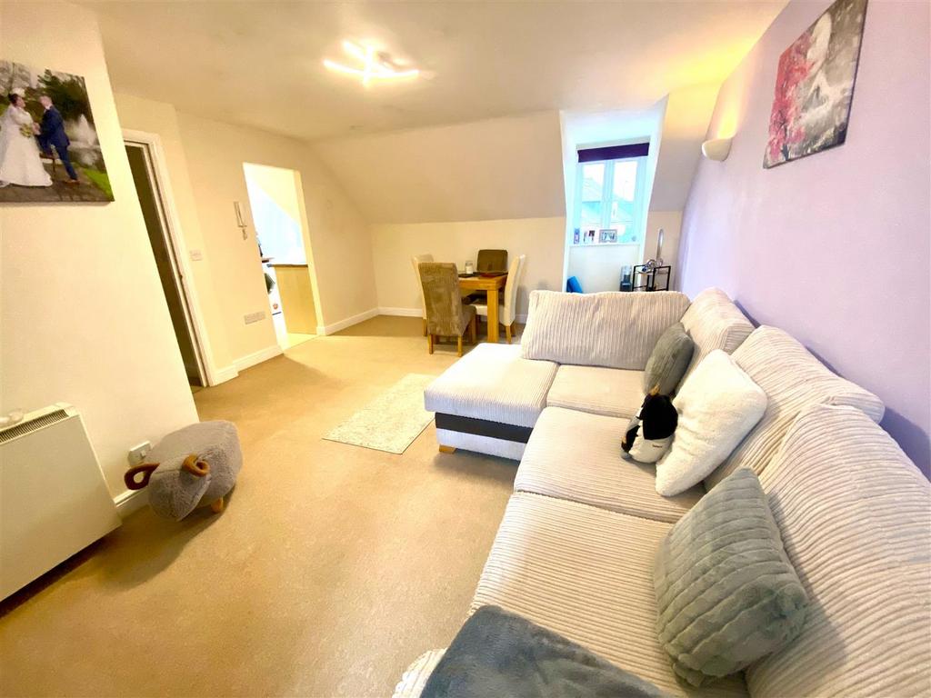 Lounge1.JPG