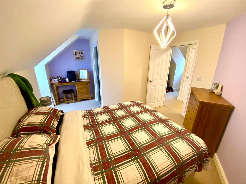 Bed1.JPG
