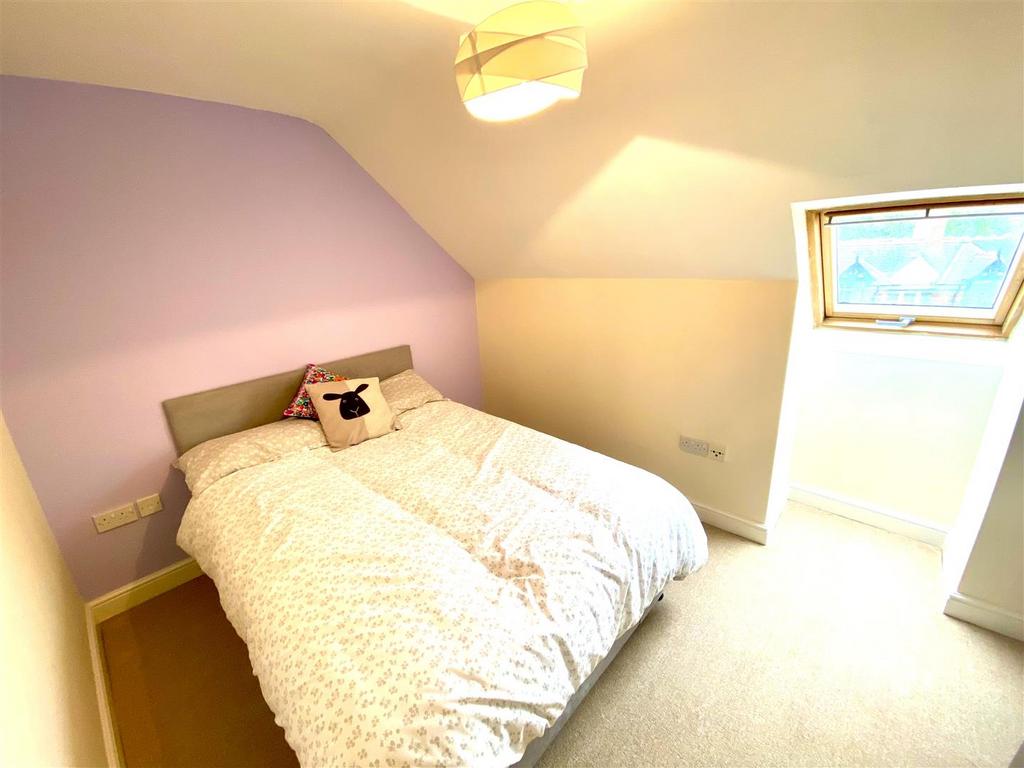 Bed2.JPG