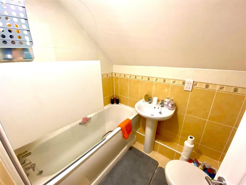 Bathroom.JPG