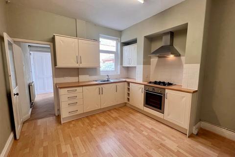 2 bedroom terraced house to rent, Queen Victoria Street, South Bank