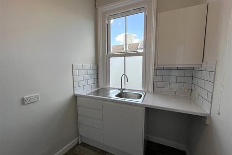 1 bedroom property to rent, London Road, St Leonards-On-Sea TN37