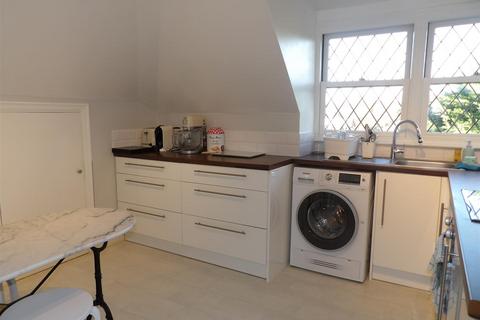 1 bedroom flat to rent, Chase Green Avenue, Enfield