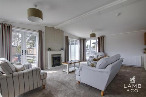 2 bedroom park home for sale, Seven Acres, St Johns Road, Clacton-on-Sea CO16