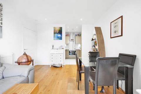 1 bedroom flat to rent, Lee Street, Haggerston, E8