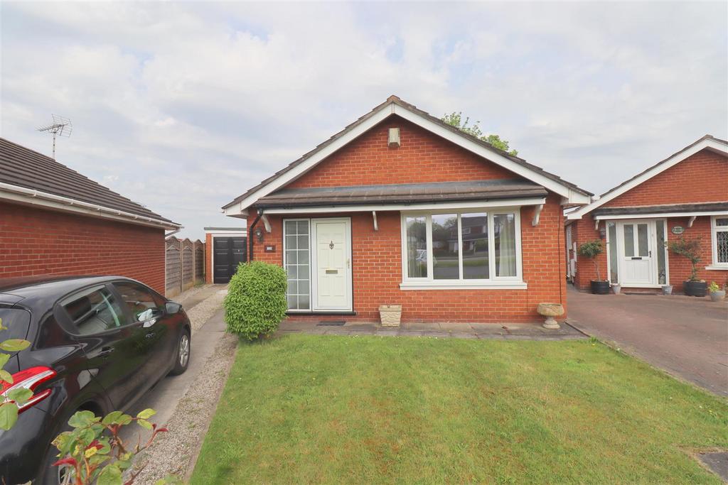 Sydney Road, Crewe 2 bed detached bungalow £850 pcm (£196 pw)