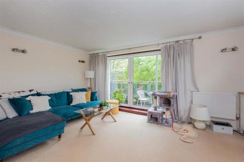3 bedroom maisonette for sale, Denham Close, Maidenhead