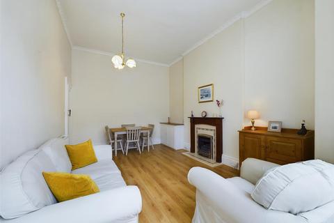 2 bedroom apartment for sale, Princess Royal Terrace, Scarborough YO11