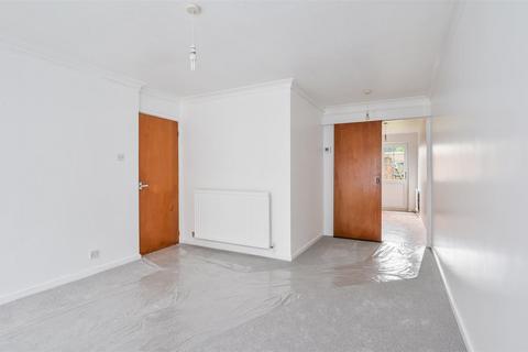 45 Stevens Close, Epsom, KT17 4RG