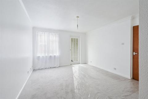 45 Stevens Close, Epsom, KT17 4RG