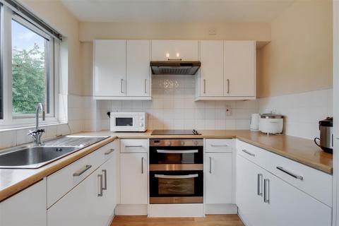 2 bedroom flat for sale, Maltby Drive, Enfield EN1