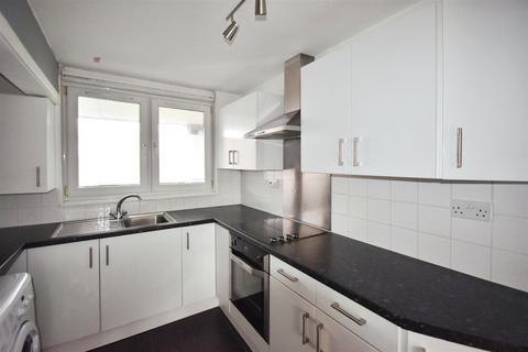 1 bedroom flat for sale, Augustus Close, Brentford