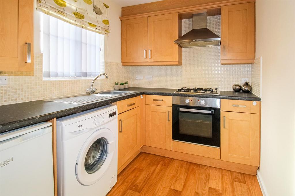 Moorcroft, Ossett WF5 2 bed ground floor flat £725 pcm (£167 pw)
