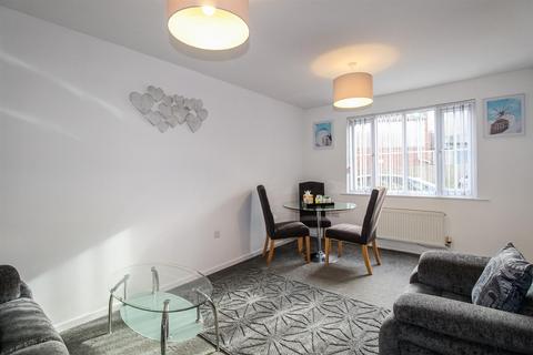 2 bedroom ground floor flat to rent, Moorcroft, Ossett WF5