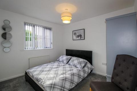 2 bedroom ground floor flat to rent, Moorcroft, Ossett WF5