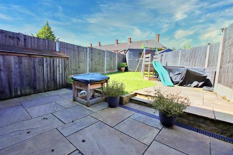 19 Knebworth Path, Borehamwood, WD6 2QW