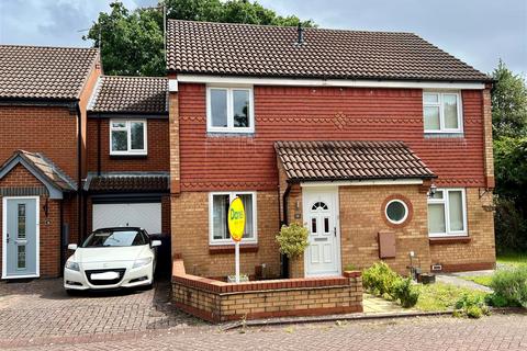 12 Ashwell Drive, Shirley, Solihull, B90 3LR