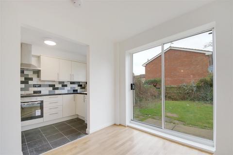 3 bedroom end of terrace house for sale, Siskin Close, Borehamwood